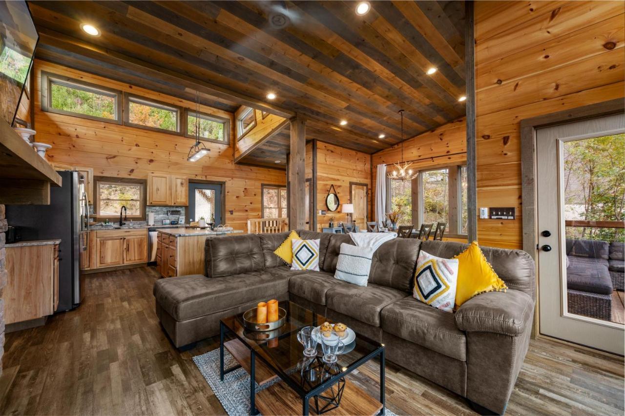 The Overlook '21 Cabin: Scenic Views with Hot Tub and Game Room Gatlinburg Exterior photo