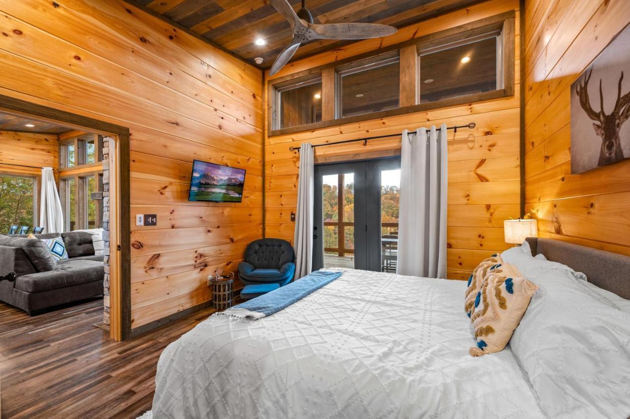 The Overlook '21 Cabin: Scenic Views with Hot Tub and Game Room Gatlinburg Exterior photo