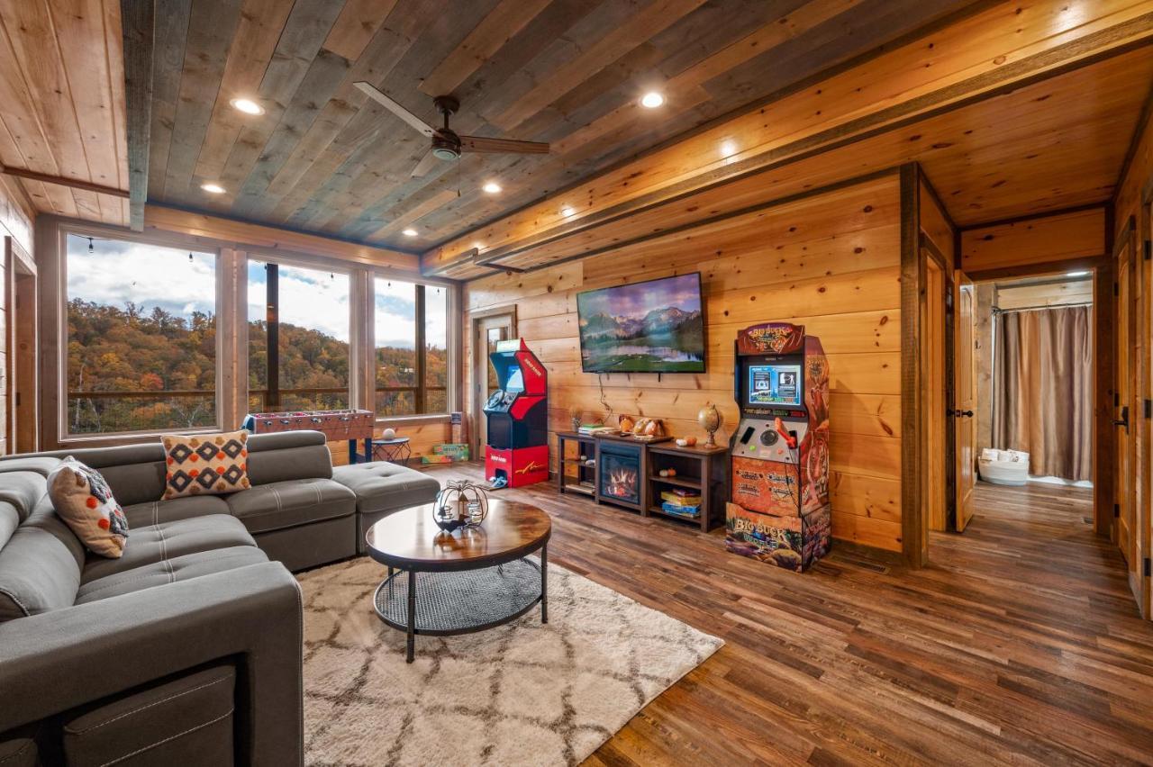 The Overlook '21 Cabin: Scenic Views with Hot Tub and Game Room Gatlinburg Exterior photo