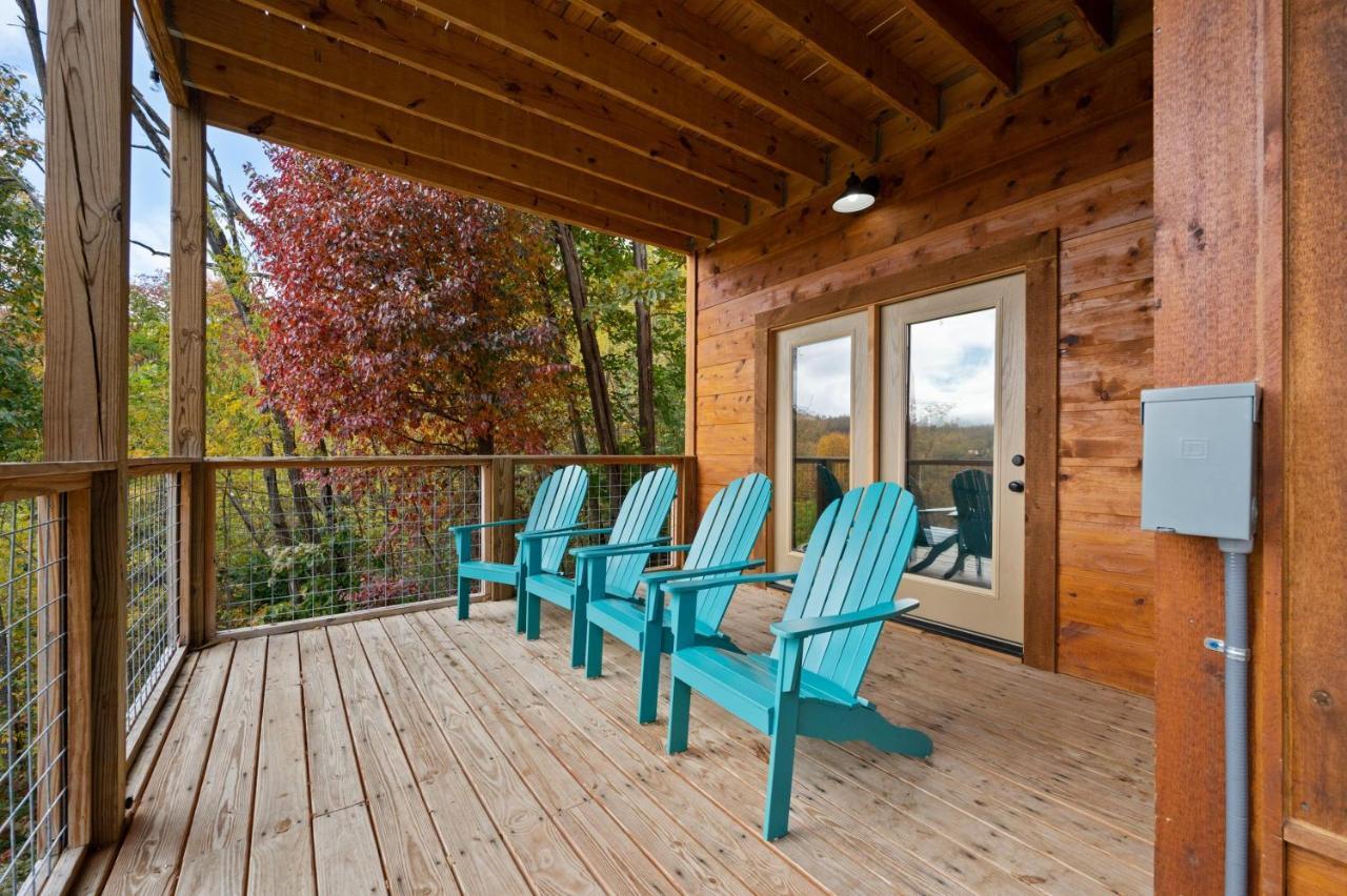 The Overlook '21 Cabin: Scenic Views with Hot Tub and Game Room Gatlinburg Exterior photo