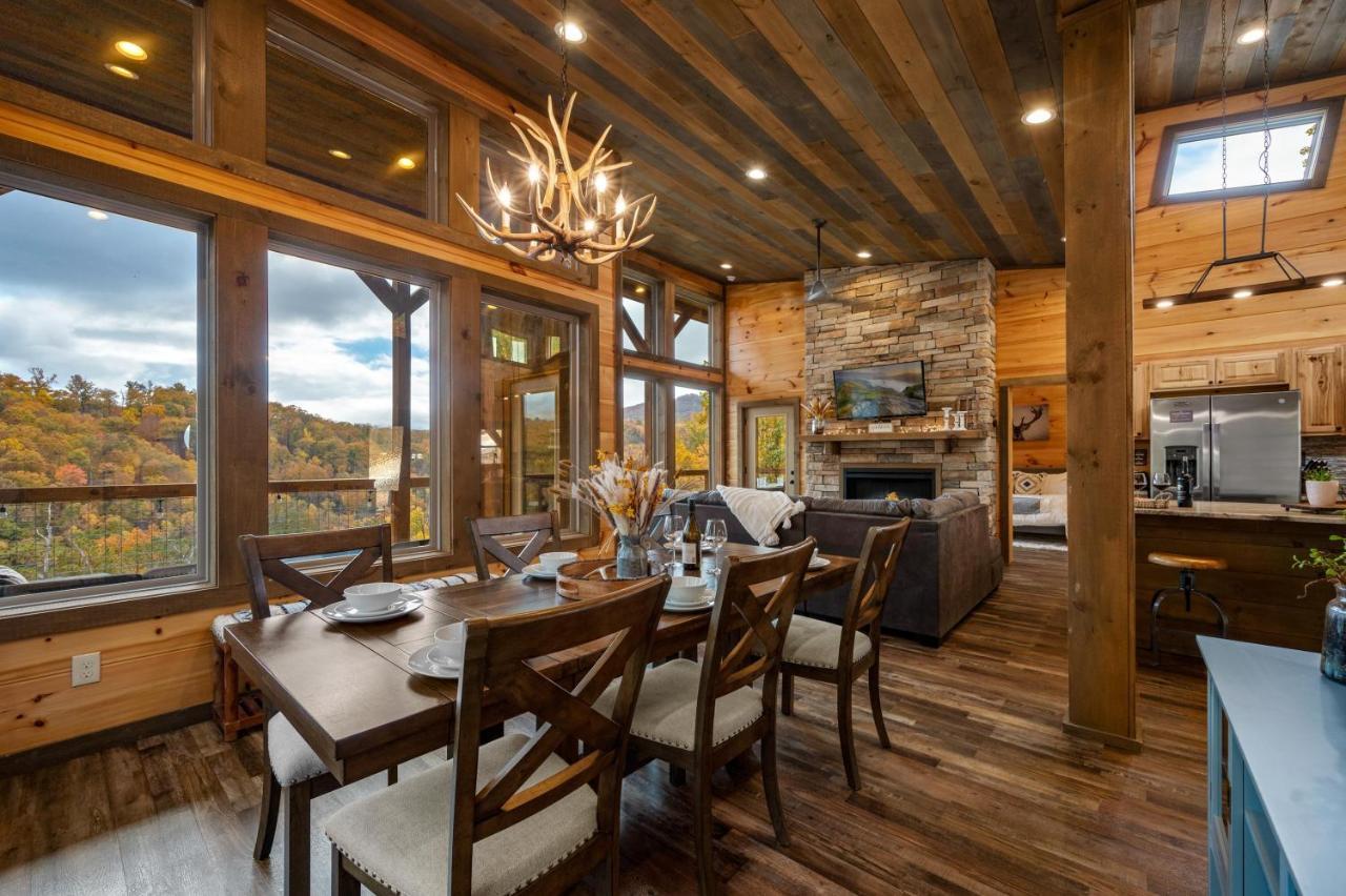 The Overlook '21 Cabin: Scenic Views with Hot Tub and Game Room Gatlinburg Exterior photo
