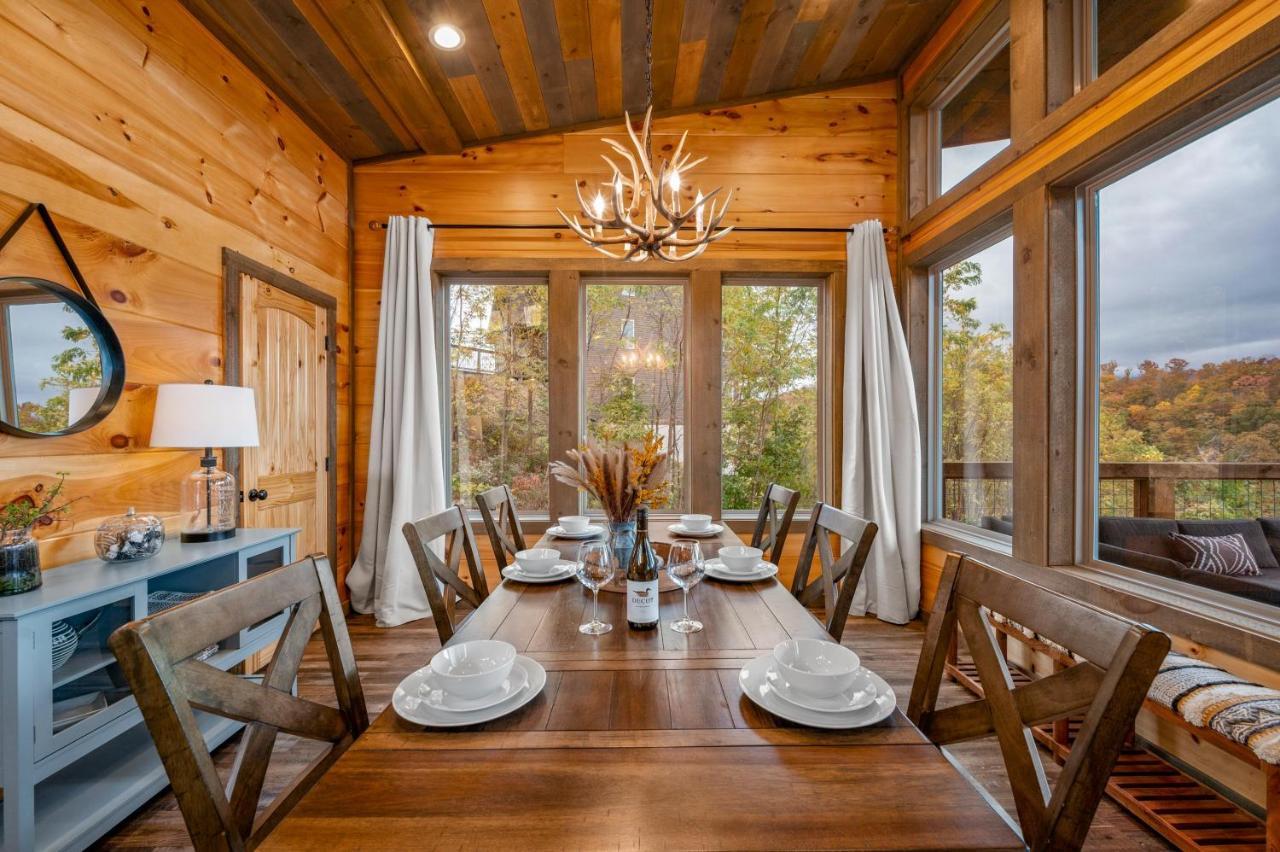 The Overlook '21 Cabin: Scenic Views with Hot Tub and Game Room Gatlinburg Exterior photo
