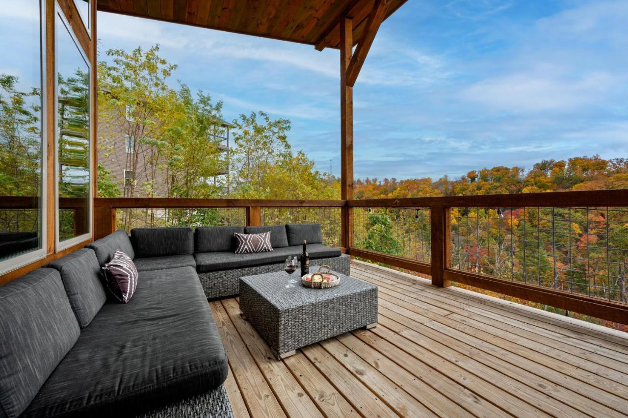 The Overlook '21 Cabin: Scenic Views with Hot Tub and Game Room Gatlinburg Exterior photo